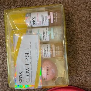 Onyx Radiant Glow Makeup Set Pink and Gold